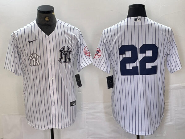 Men's New York Yankees #22 Juan Soto White Cool Base Stitched Baseball Jersey